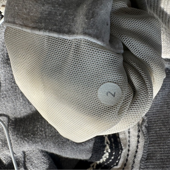 Grey lululemon zip up hoodie size 2 - Picture 3 of 5